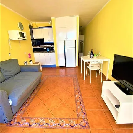 Cozy One Bedroom With Spacious Terrace. Pool And Garden View 公寓 *