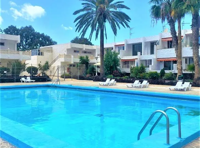 Apartman Cozy One Bedroom With Spacious Terrace. Pool And Garden View *