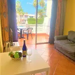 Cozy One Bedroom With Spacious Terrace. Pool And Garden View Apartmán