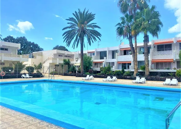 Cozy One Bedroom With Spacious Terrace. Pool And Garden View Appartement